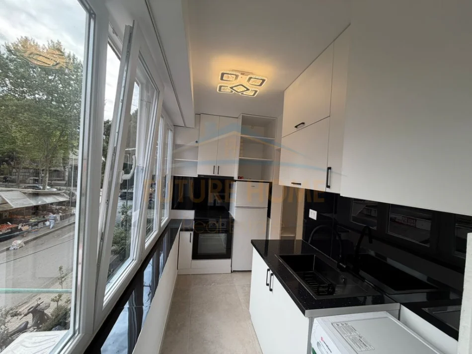 Tirane, shitet apartament 1+1 Kati 3, 30 m² 92.400 € (Medreseja)