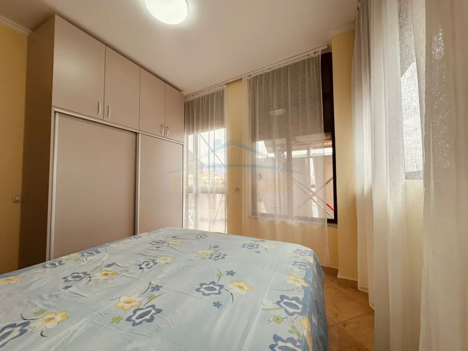 Tirane, jepet me qera apartament 2+1 Kati 4, 76 m² 720 € (Selvia)
