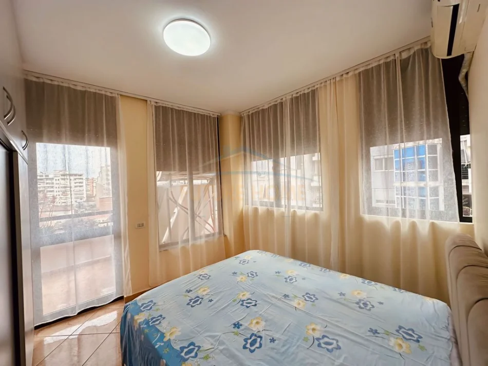 Tirane, jepet me qera apartament 2+1 Kati 4, 76 m² 720 € (Selvia)
