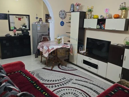 Tirane, shitet apartament 1+1 Kati 1, 76 m² 120.000 € (YZBERISHT)