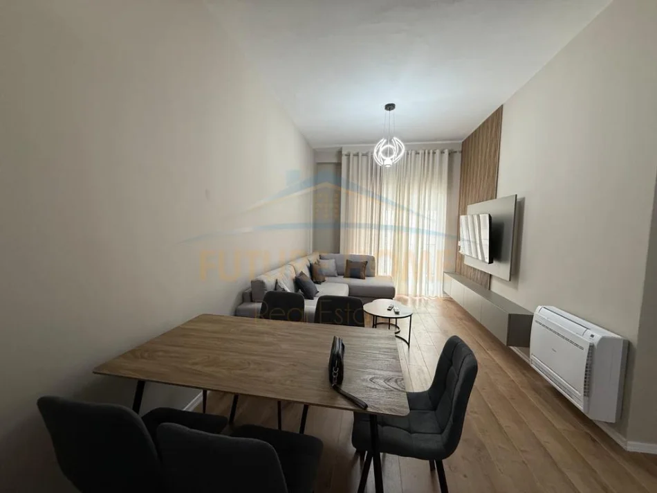 Tirane, jepet me qera apartament 1+1+Ballkon Kati 6, 72 m² 600 € (Rruga Dritan Hoxha Kompleksi Aura)