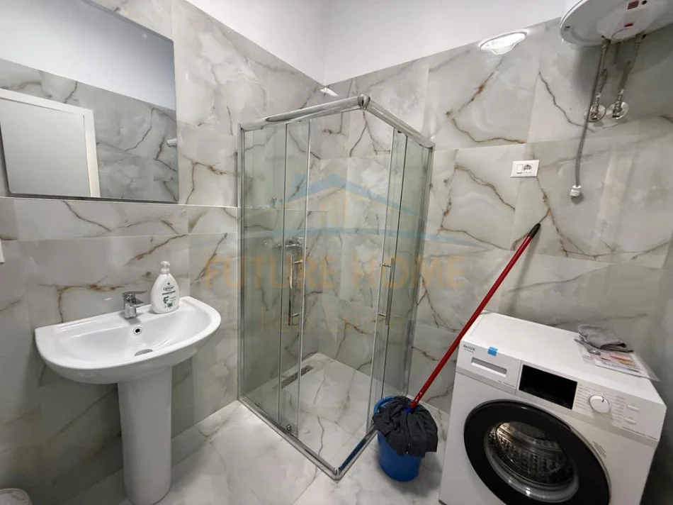 Tirane, jepet me qera apartament 1+1+Ballkon Kati 6, 72 m² 600 € (Rruga Dritan Hoxha Kompleksi Aura)