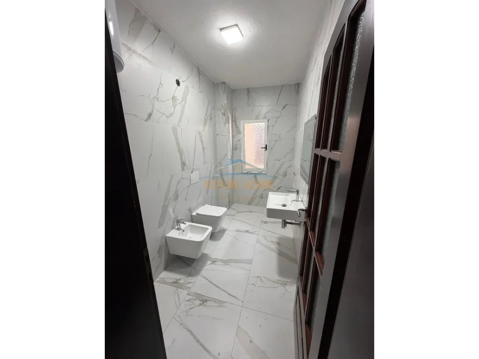 jepet me qera ambjent biznesi Kati 4, 177 m² 1.800 € (Sheshi Willson)