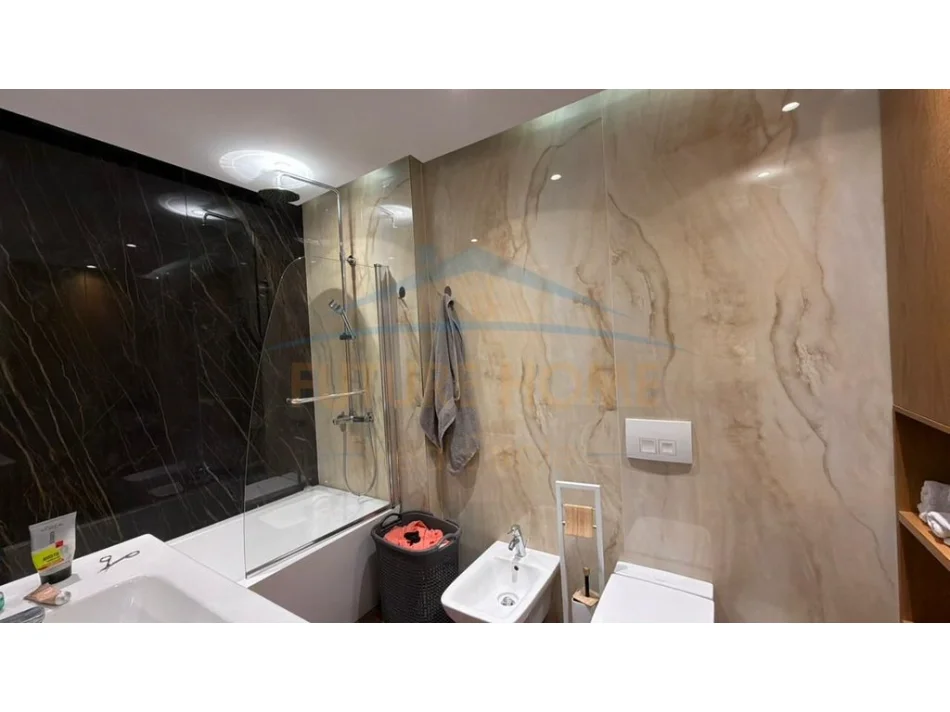 Tirane, shitet apartament 3+1+Aneks+Ballkon Kati 8, 163 m² 750.000 € (Rruga e Elbasanit)