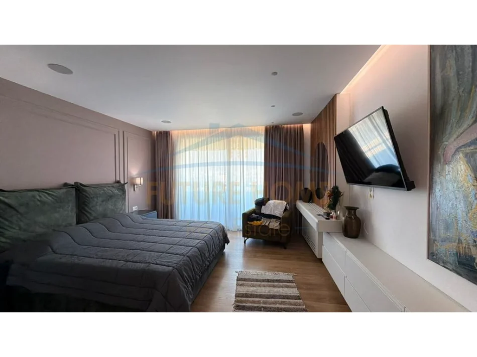 shitet apartament 3+1+Ballkon Kati 8, 163 m² (RRUGA E ELBASANIT)