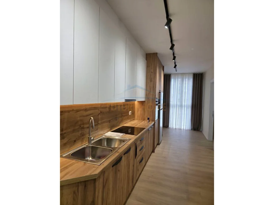 Tirane, jepet me qera apartament 2+1+Ballkon Kati 3, 100 m² 600 € (Bulevard Migjeni)