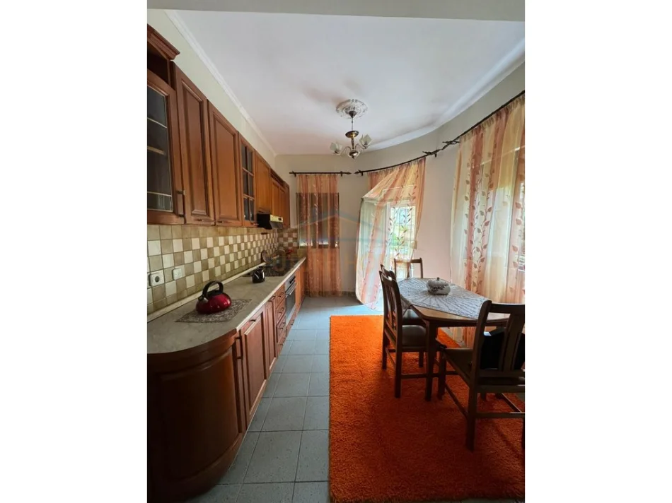 Tirane, shitet apartament 3+1 Kati 1, 138 m² 169.000 € (SELITE)