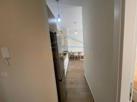 Tirane, jepet me qera apartament 1+1 Kati 5, 70 m² 700 € 