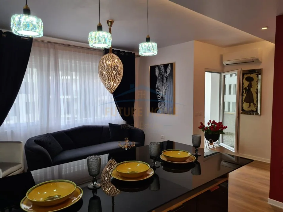 Tirane, jepet me qera apartament 1+1+Ballkon Kati 6, 69 m² 900 € (Rruga e Kosovareve)