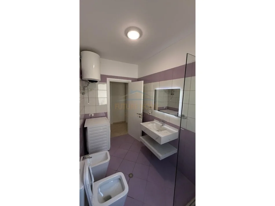 Tirane, jepet me qera apartament 2+1+Ballkon Kati 5, 100 m² 530 € (Unaza e re)