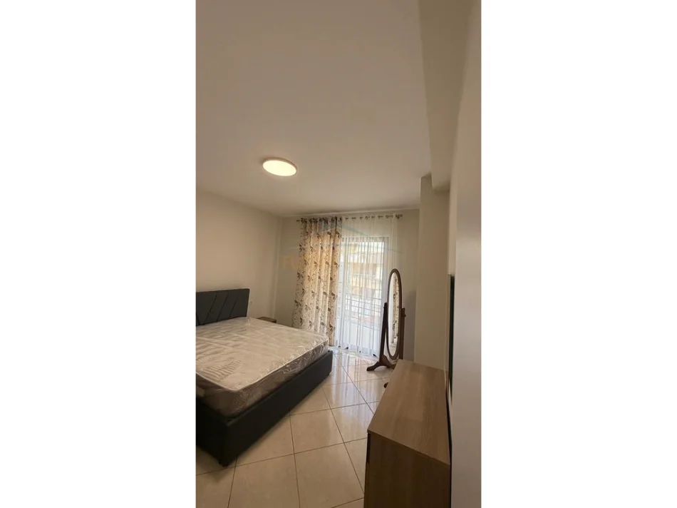 Tirane, jepet me qera apartament 2+1+Ballkon Kati 5, 100 m² 530 € (Unaza e re)