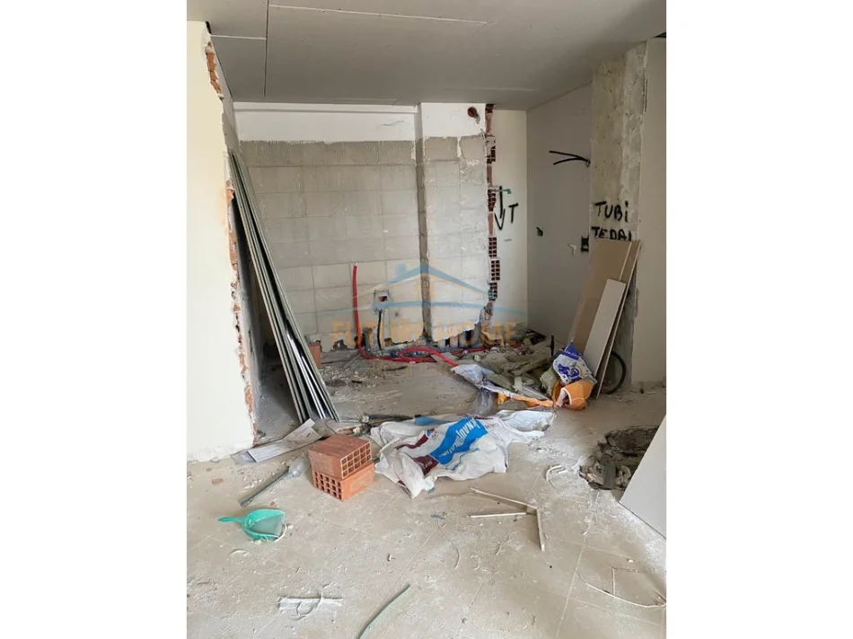 Tirane, shitet apartament 2+1+Ballkon , 96 m² 160.000 € 