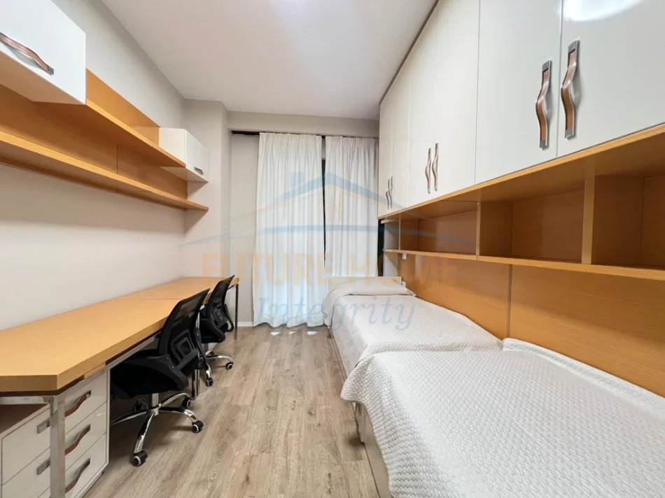 Tirane, jepet me qera apartament 2+1+2 Kati 3, 117 m² 1.050 € (Pazari i RI, Rezidenca Luxor 3)