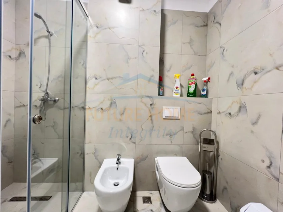 Tirane, jepet me qera apartament 2+1+2 Kati 3, 117 m² 1.050 € (Pazari i RI, Rezidenca Luxor 3)
