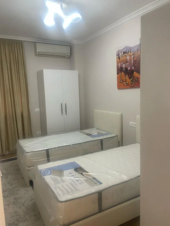 Tirane, shitet 2+1 Kati 3,