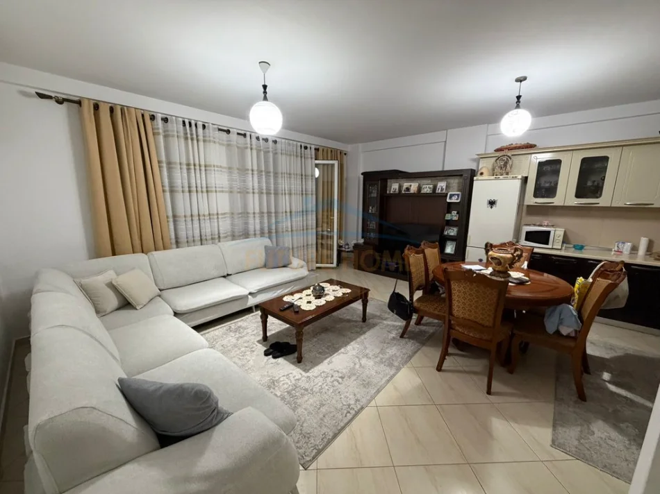 Tirane, shitet apartament 1+1+Ballkon Kati 3, 89 m² 210.000 € (JORDAN MISJA)