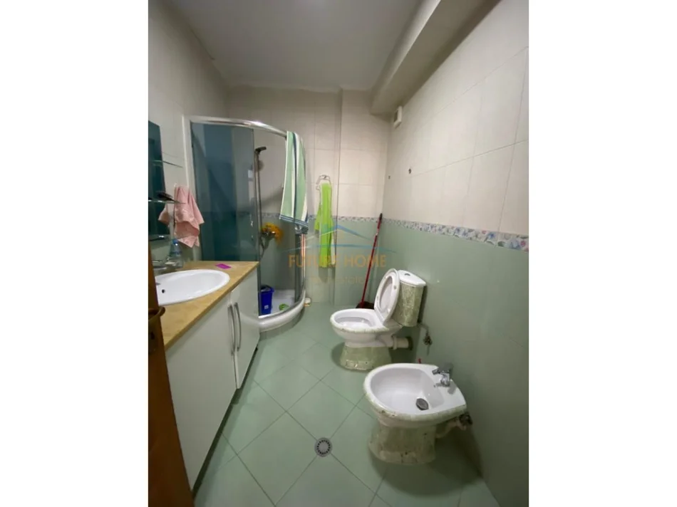Tirane, shitet apartament 2+1+Ballkon Kati 3, 104 m² 200.000 € 