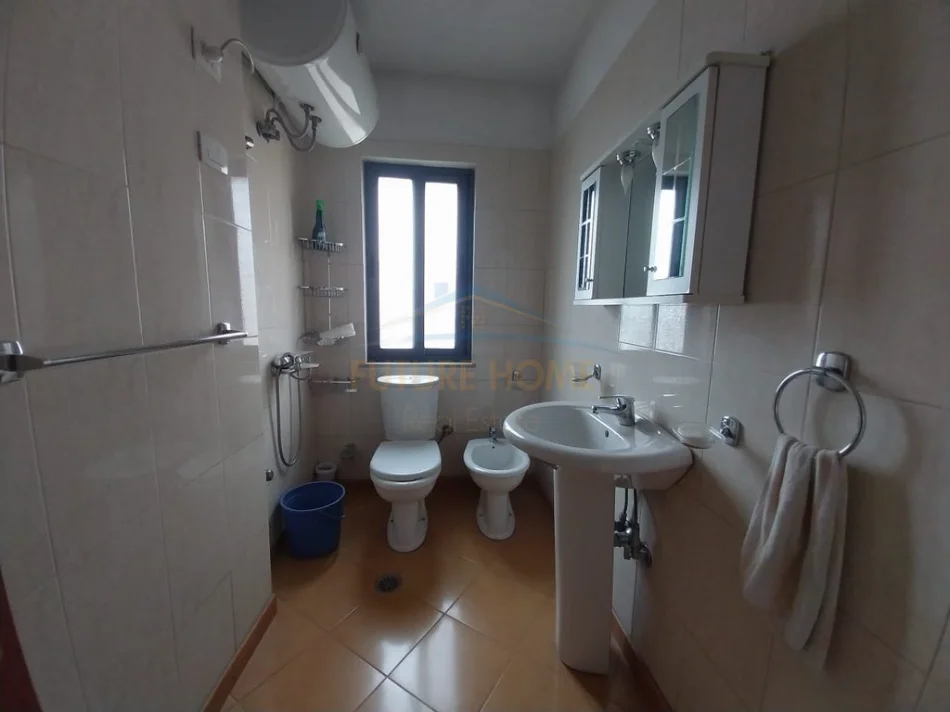 Tirane, jepet me qera apartament 1+1 Kati 5, 50 m² 400 € (Siri Kodra)