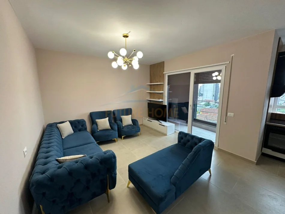 Tirane, jepet me qera apartament 1+1+Ballkon Kati 5, 64 m² 600 € (Jordan Misja)
