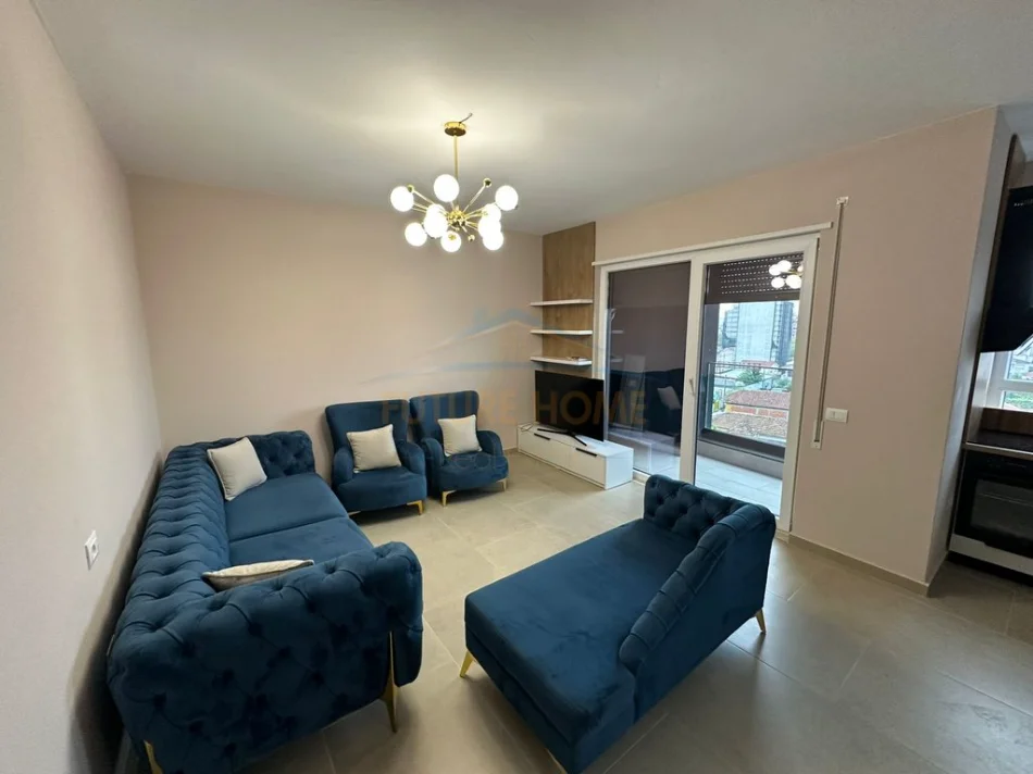 Tirane, jap me qera apartament 1+1+Ballkon Kati 5, 64 m² 600 € 