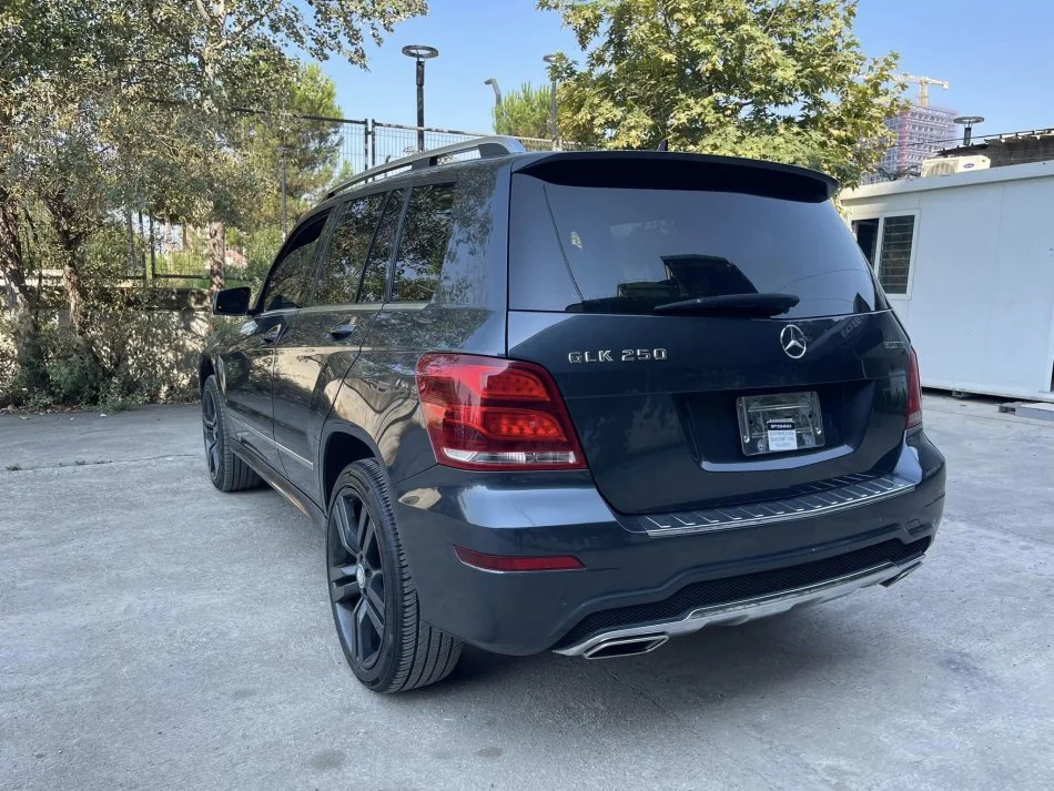 Tirane, shes SUV | Fuoristrad | Xhip MERCEDES BENZ GLK 250 CDI BLUETECH Nafte, gri e erret automatik Klima 192.000 km 12.900 €