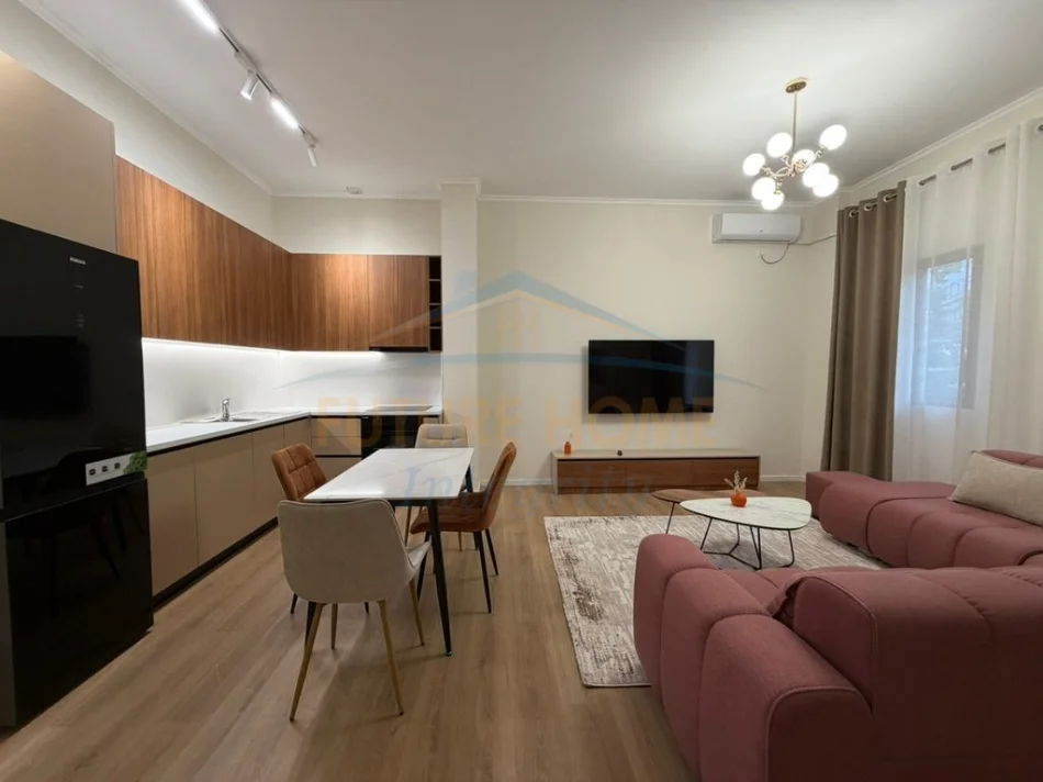 Tirane, shitet apartament 2+1+Ballkon Kati 1, 106 m² totalisht i investuar dhe i mobiluar 148.000 € (Fresku Rruga e Dajtit)
