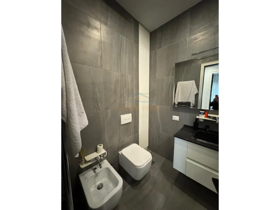 Tirane, jepet me qera apartament 2+1+Aneks+Ballkon Kati 5, 100 m² 1.400 € (Deliorgji)