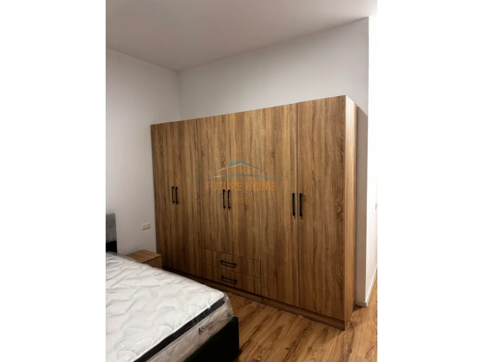 Tirane, jepet me qera apartament 2+1+Ballkon Kati 3, 94 m² 700 € (Square 21)