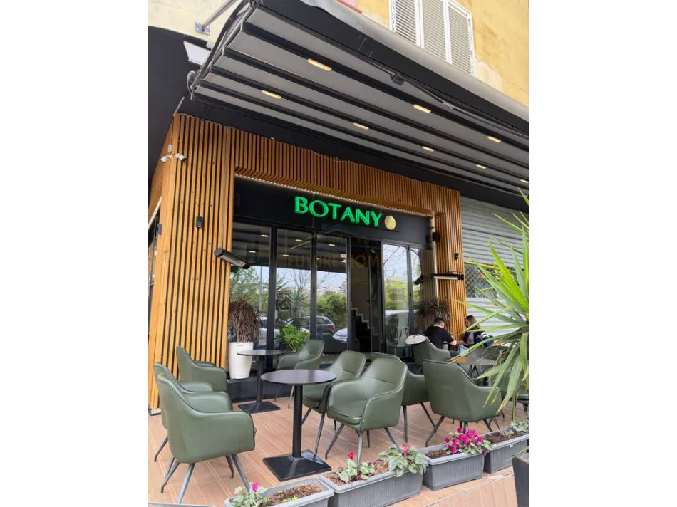 Tirane, shitet bar-kafe Kati 0, 81 m² 380.000 € (Kopshti Botanik)