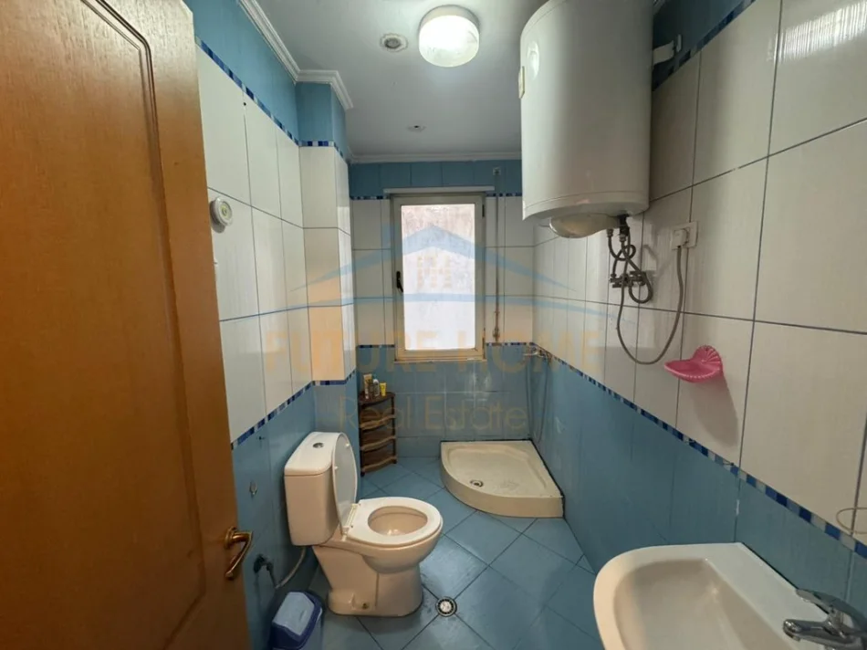 Tirane, jepet me qera apartament 2+1+Aneks+Ballkon Kati 1, 90 m² 550 € (Teodor Keko)