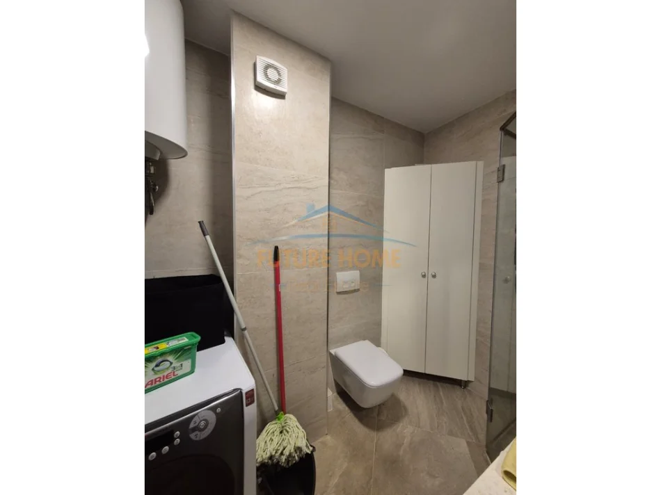 Tirane, jepet me qera apartament 2+1+Ballkon Kati 4, 135 m² 1.050 € 