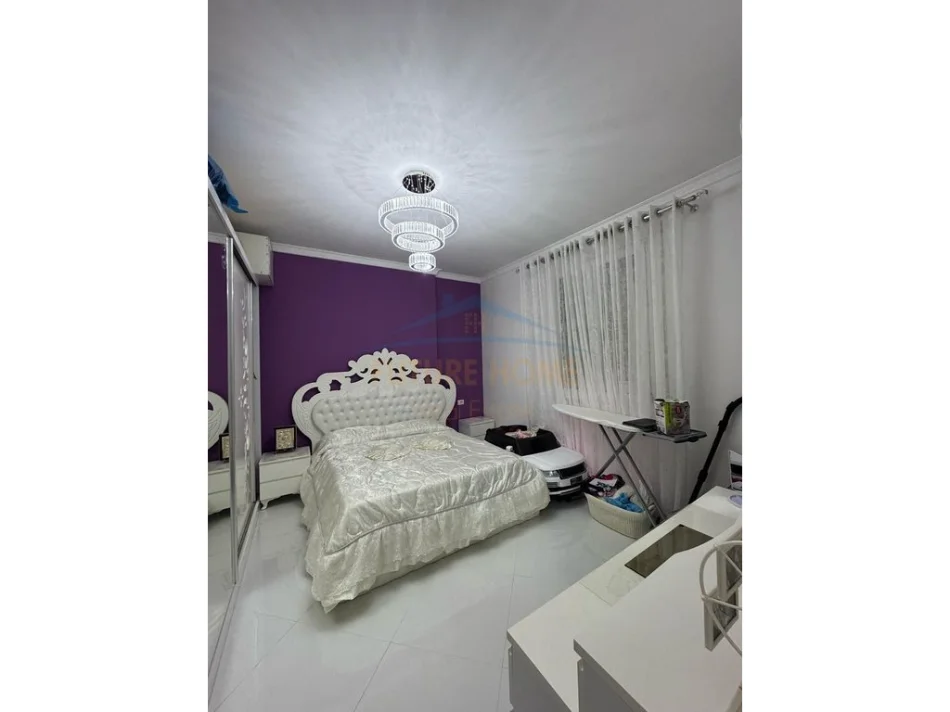 Tirane, jepet me qera apartament 2+1 Kati 4, 84 m² 1.000 € (Fusha e Aviacionit, Tiranë.)