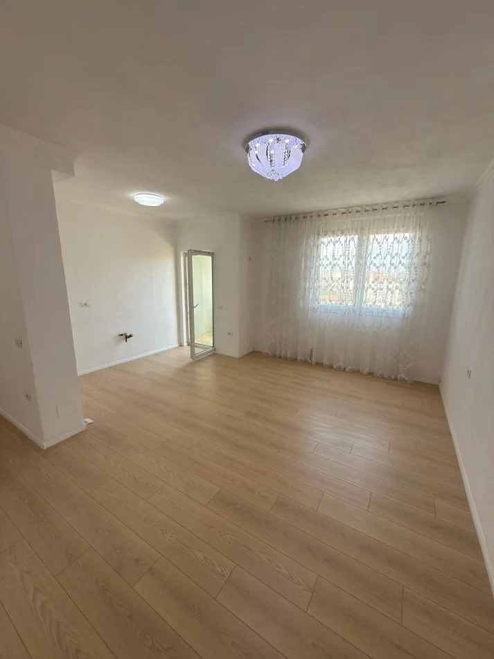 Tirane, shitet apartament 1+1+Ballkon Kati 9, 66 m² 88.000 € (Yzberisht rr.Besim Alla)