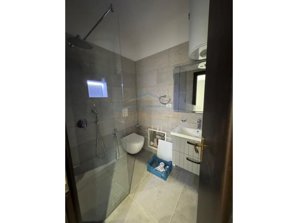 Tirane, shitet apartament 1+1+Aneks+Ballkon Kati 4, 60 m² 87.000 € 
