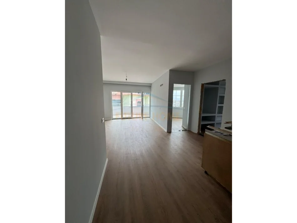 Tirane, shitet apartament 2+1 Kati 4, 97 m² 140.000 € (Rruga "Shefqet Kuka", Fresk)