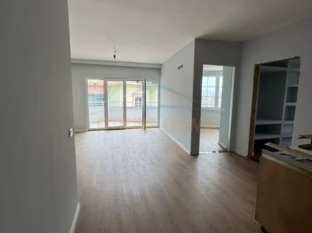 Tirane, shitet apartament 2+1 Kati 4, 97 m² 140.000 € 
