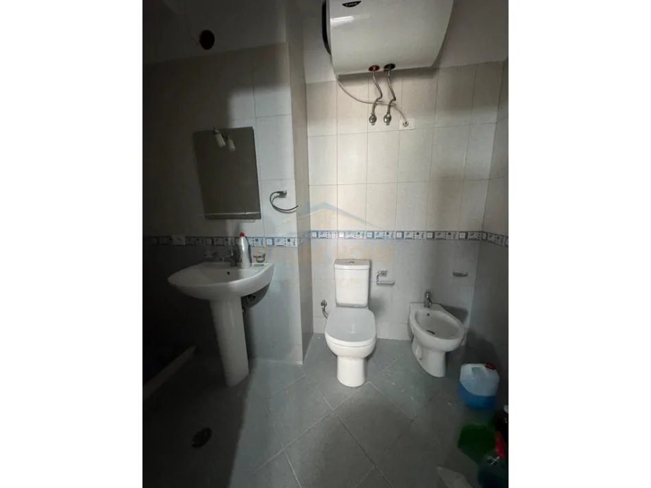 Tirane, shitet apartament 2+1+Ballkon Kati 4, 97 m² 140.000 € (Shefqet Kuka)