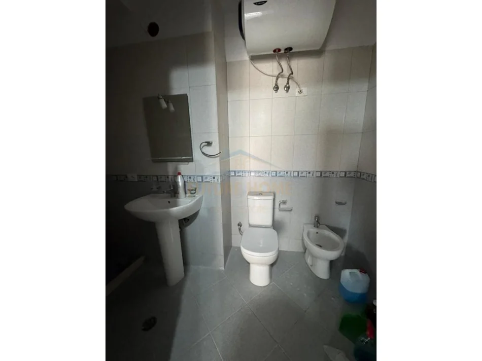 Tirane, shitet apartament 2+1+Ballkon Kati 4, 97 m² 140.000 € (Fresk)