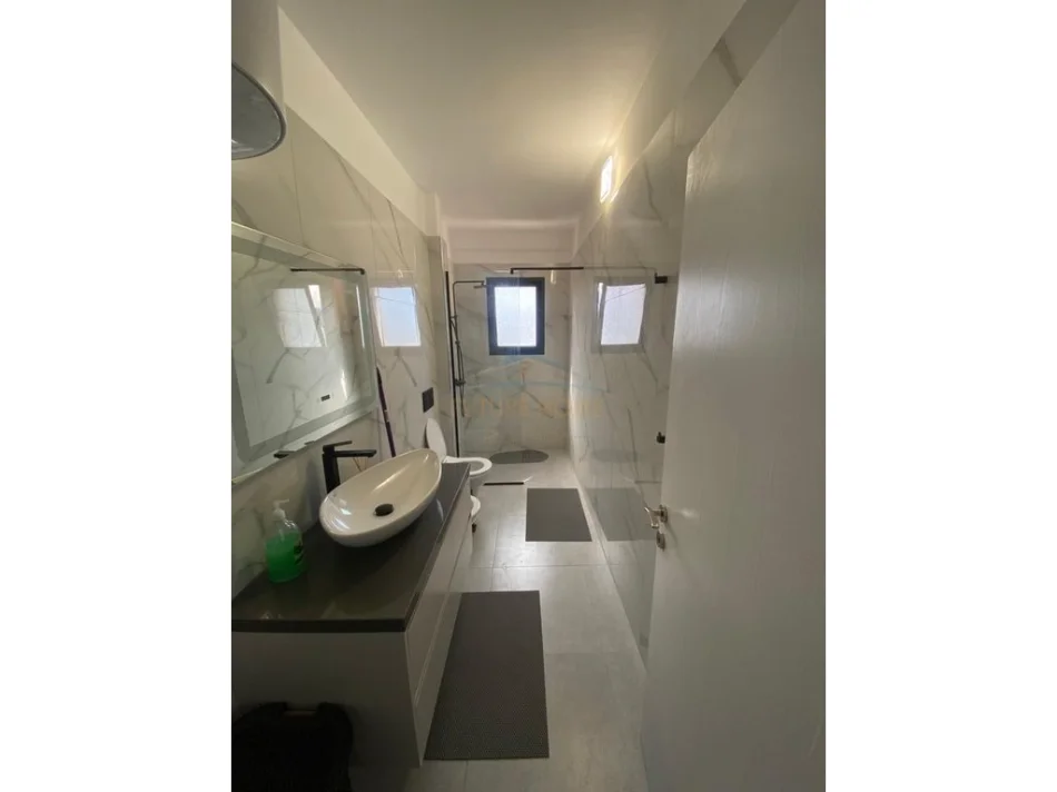 Vlore, shitet apartament 2+1+Ballkon Kati 8, 108 m² 165.000 € (Trasballkanike)