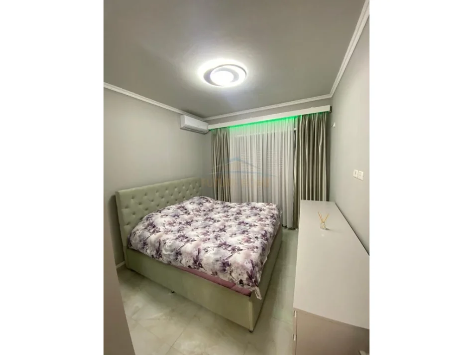 Vlore, shitet apartament 2+1+Ballkon Kati 8, 108 m² 165.000 € (Trasballkanike)