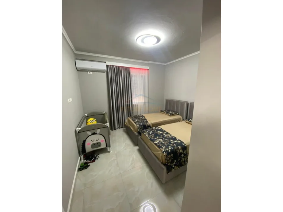 Vlore, shitet apartament 2+1+Ballkon Kati 8, 108 m² 165.000 € (Trasballkanike)