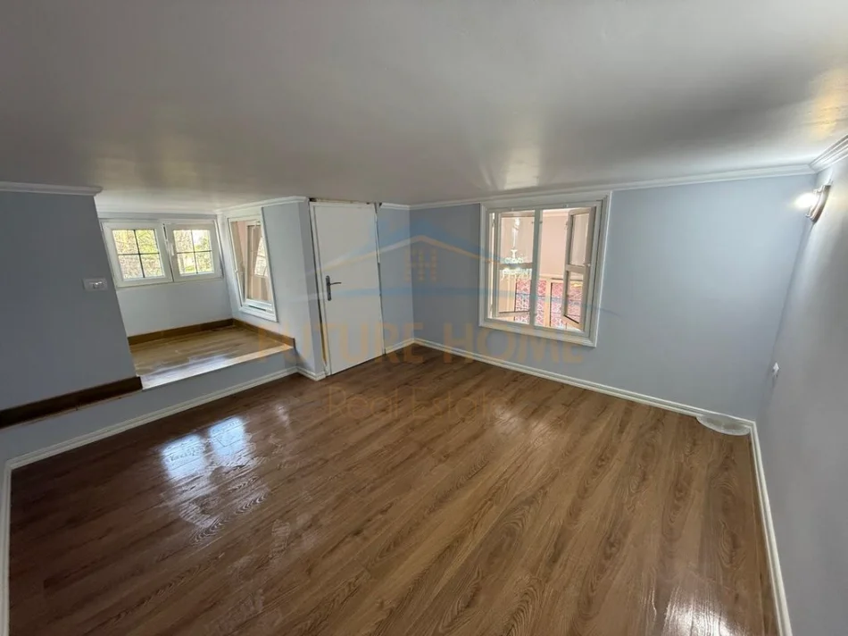 Tirane, shitet apartament duplex Kati 0-1 , 45 m² 85.000 € (Rruga Shefqet Kuka , Fresk)