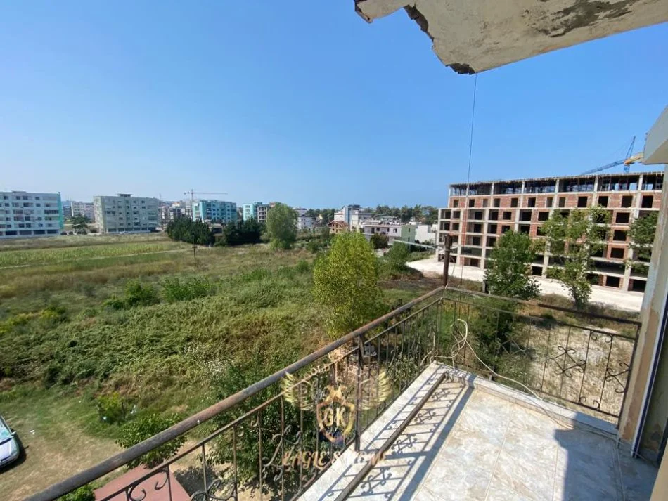 Durres, shitet apartament 1+1+Ballkon Kati 5, 55 m² 40.000 € (Golem Rruga Viena)