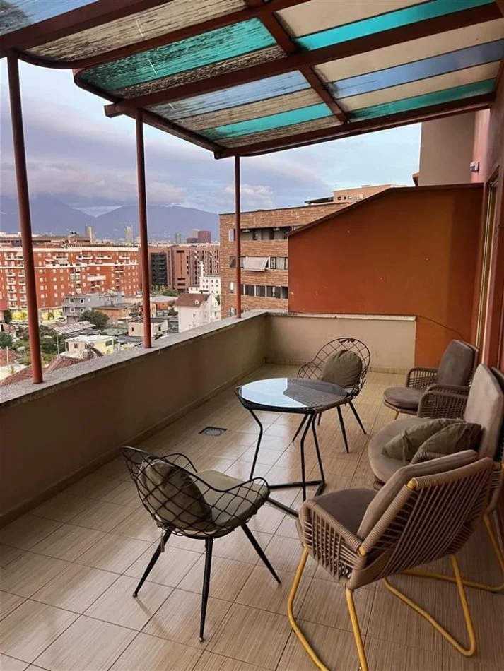 Tirane, jepet me qera apartament 1+1+Ballkon Kati 8, 70 m² 450 € (Astir)