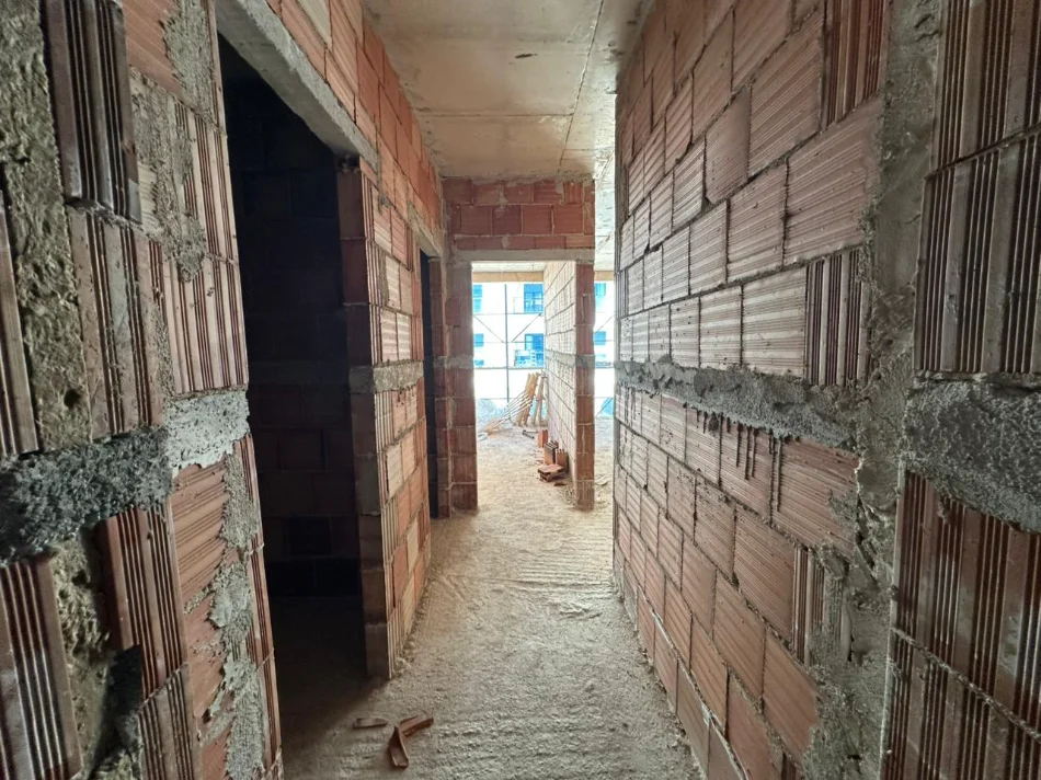 Tirane, shitet apartament 1+1+Aneks Kati 3, 77 m² 143.000 € (Rruga Gjon Krisli)