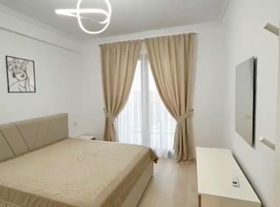 Tirane, jepet me qera apartament 1+1 Kati 3, 67 m² 450 € (Astir)