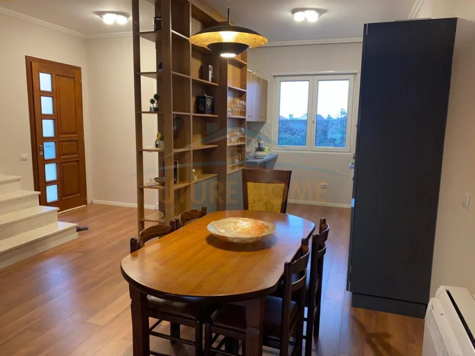 Tirane, jepet me qera apartament 3+1+Ballkon Kati 0, 200 m² 1.200 € (Teg)