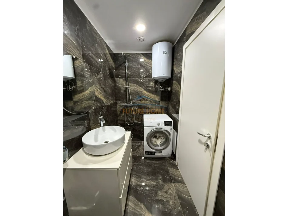 Tirane, jepet me qera apartament 2+1+Ballkon Kati 2, 104 m² 800 € (Turdiu)