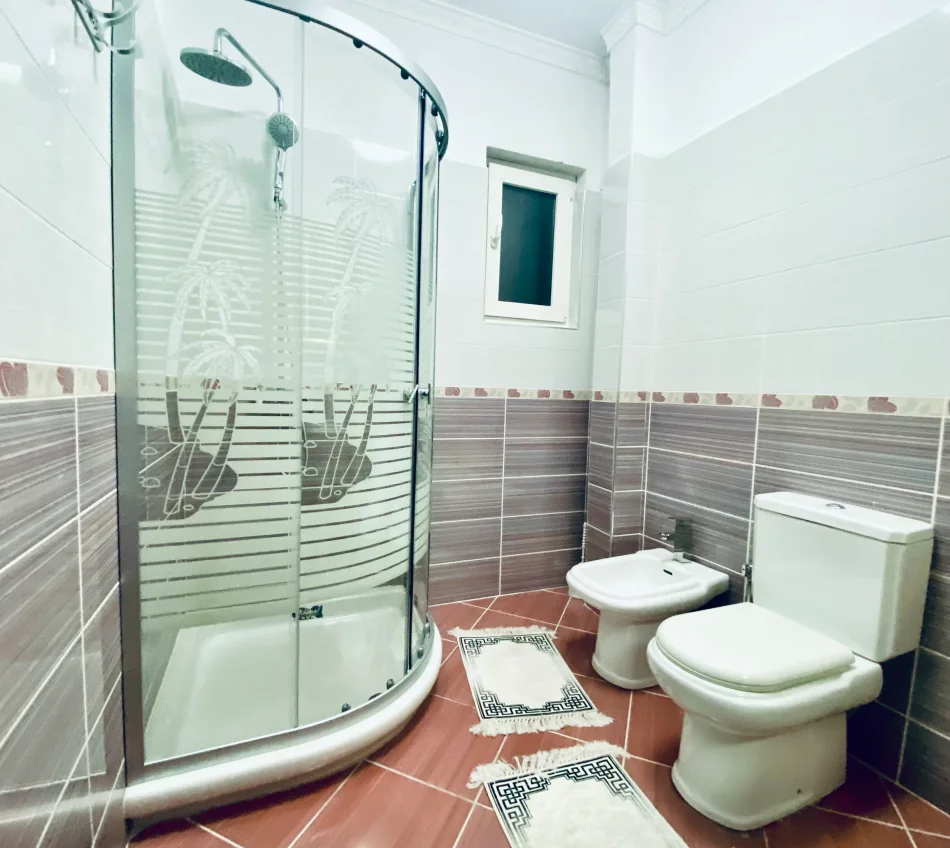 Pogradec, shitet apartament 1+1+Ballkon Kati 9, 73 m² 160.000 € (Dëshmorët e Pojskës, Pogradec)