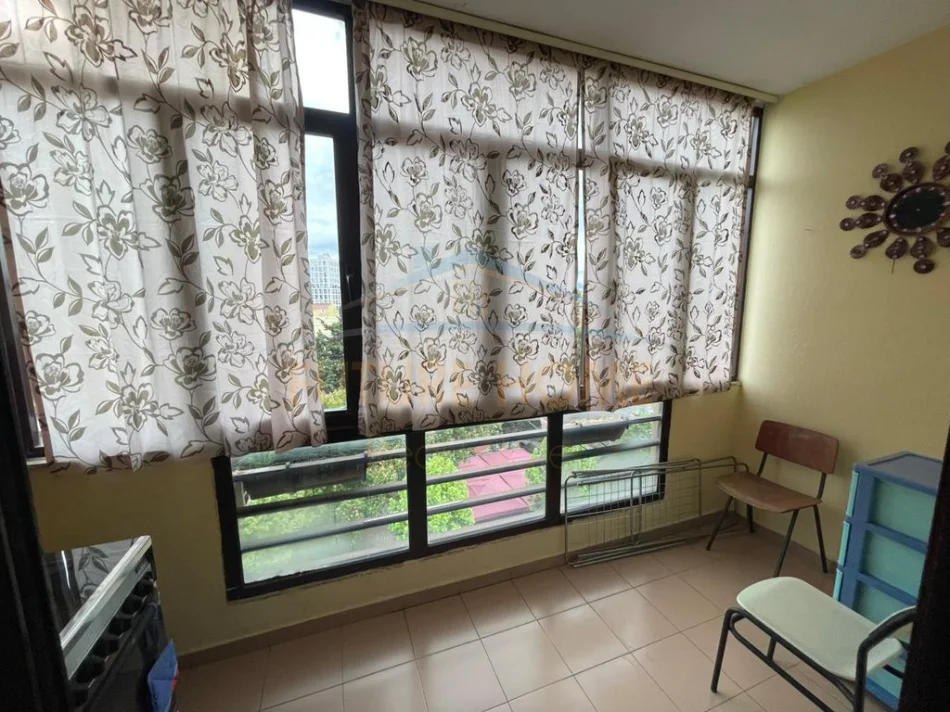 Tirane, jepet me qera apartament 1+1 Kati 5, 60 m² 520 € (Medreseja)